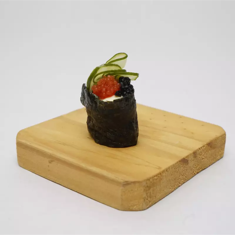 GUNKAN MAKI SUSHI CAVIAR x4