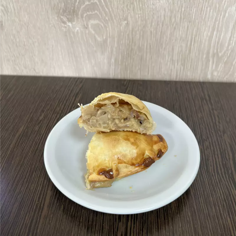 Empanada de cebolla queso y nuez