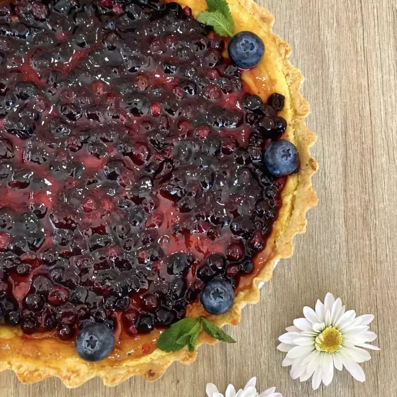 Porción de tartaleta de queso con ag