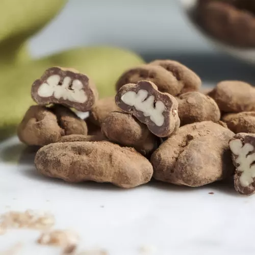 Nuez cubierta de cocoa