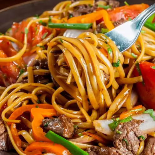 TALLARIN SALTADO DE POLLO