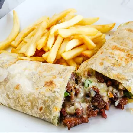 BURRITO DE ARRACHERA CON PAPAS