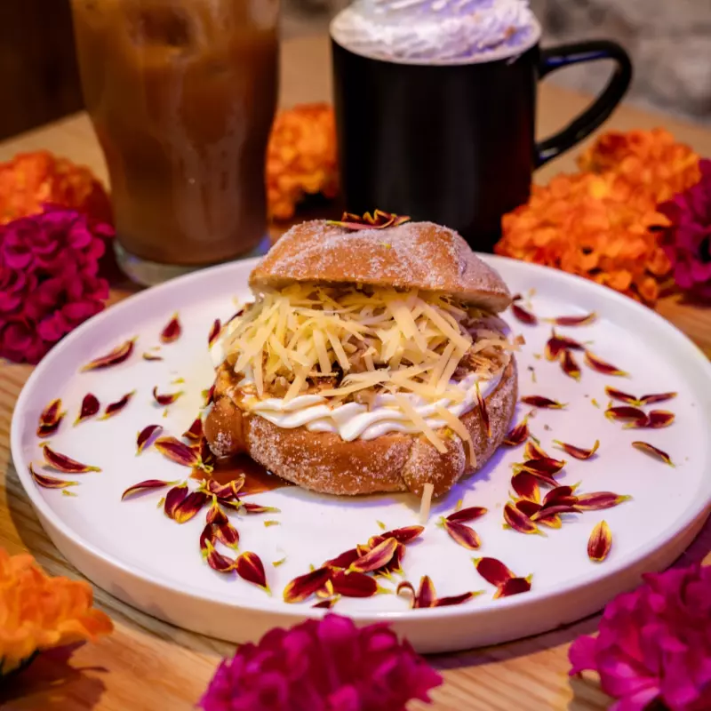 PAN DE MUERTO RELLENO