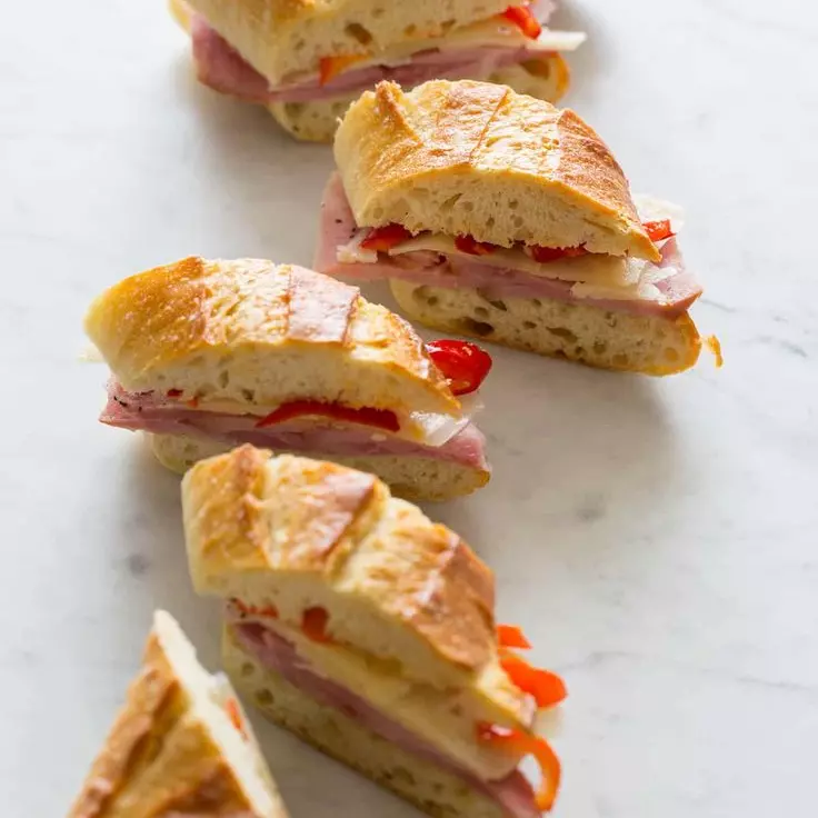 Minitortas de Jamon con Queso