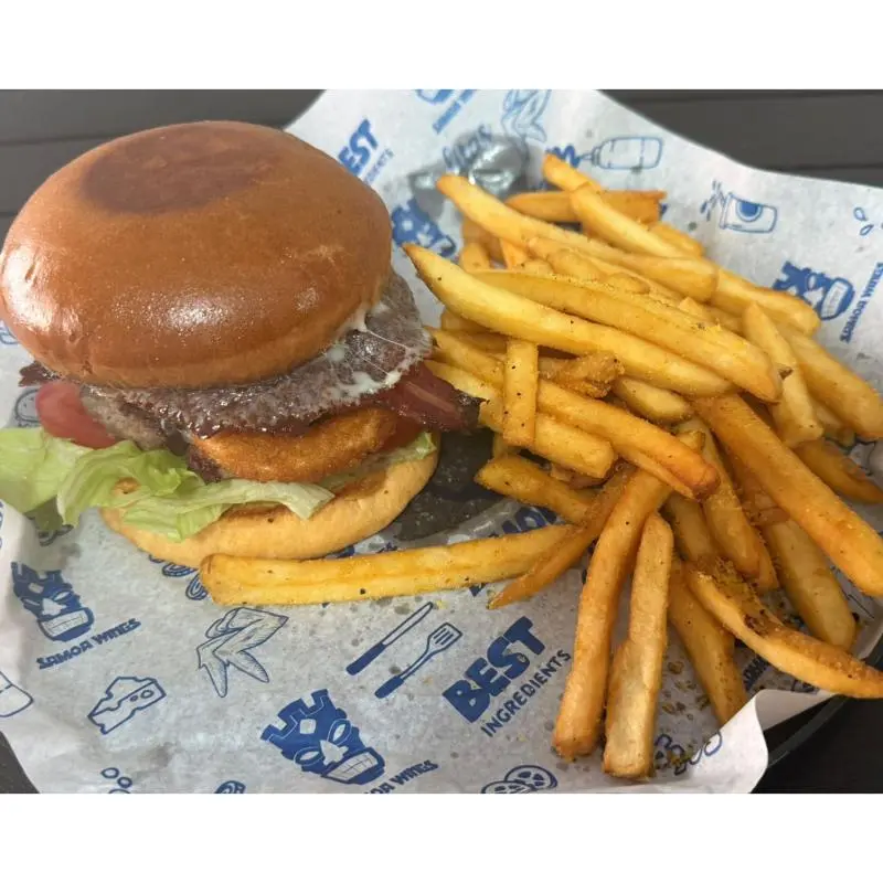 Hamburguesa de la tribu con Papas