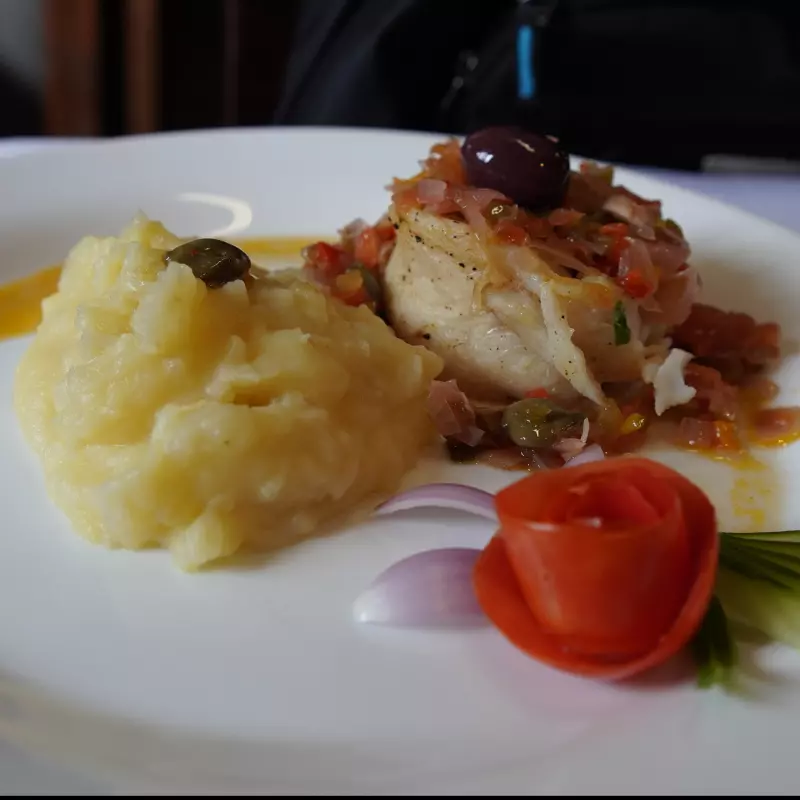 Filé de Peixe c/ molho mediterrâneo(cópia)