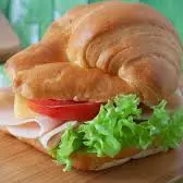 Cuernito de pechuga de pavo