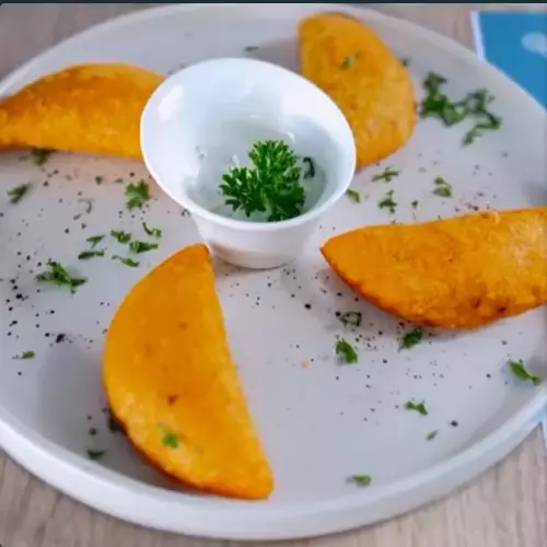 EMPANADA DE CAMARONES X4 UND