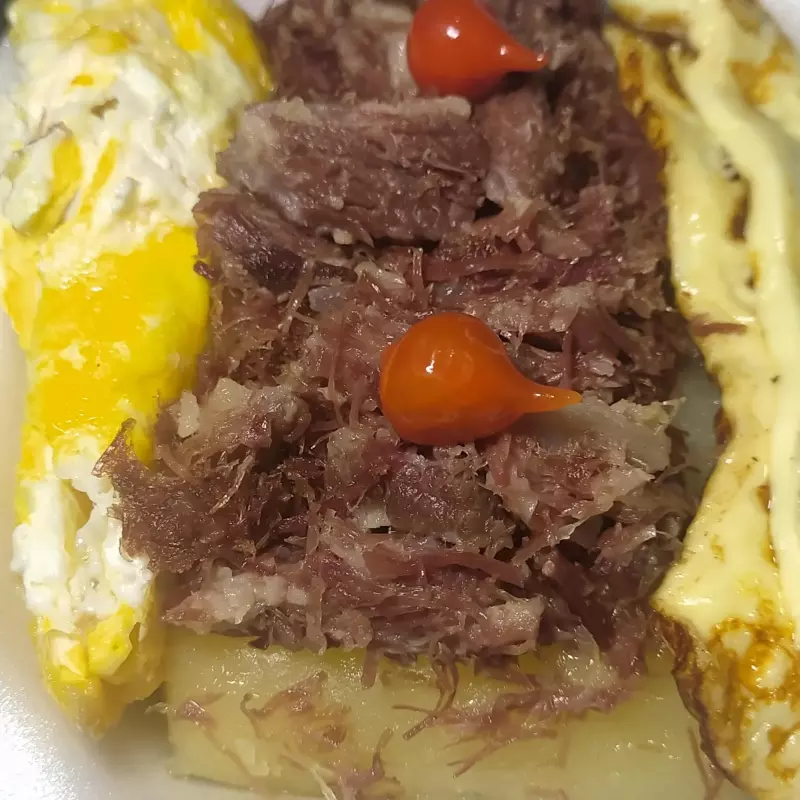 MACAXEIRA COM CHARQUE DESFIADA