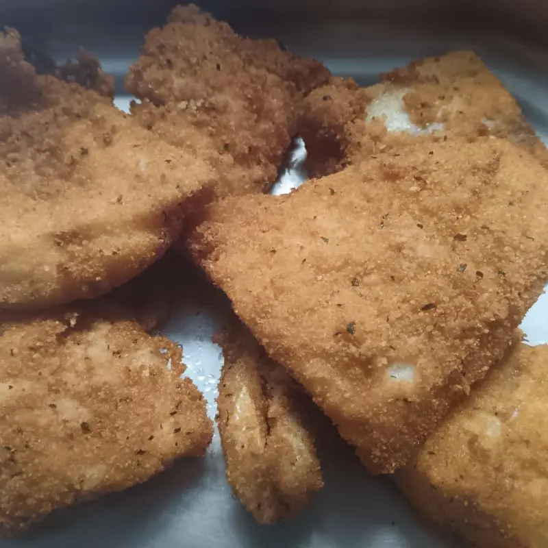Filé de tilápia empanada