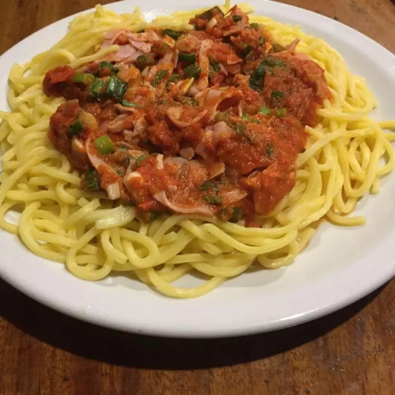 Fideos  con Fileto / crema / rosa