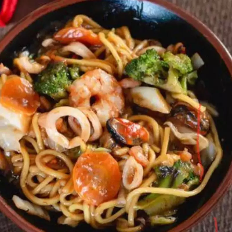 yakisoba frutos mar