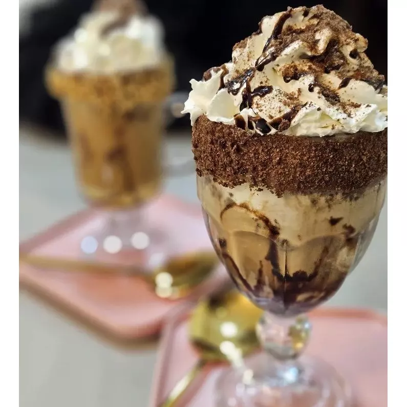 Milkshake na taça 500 (APENAS LOJA)