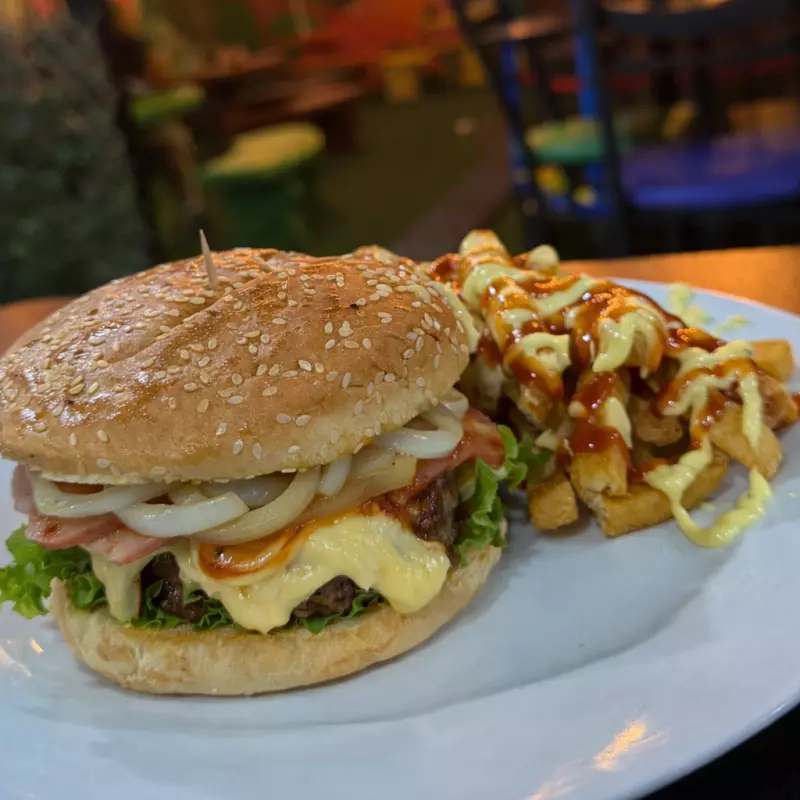 Hamburguesa especial carne o pollo