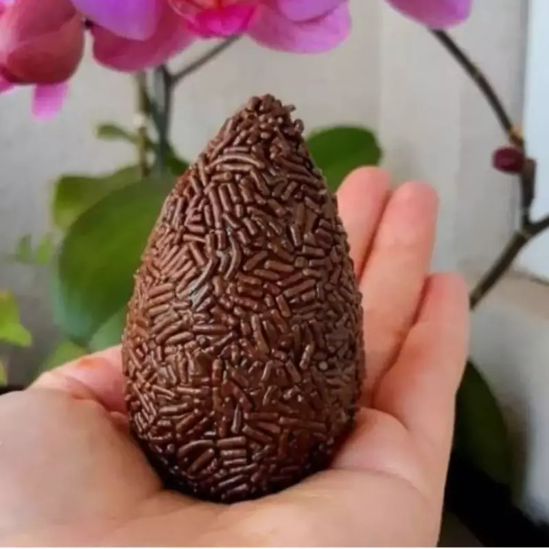 Coxinha de Brigadeiro com Morango