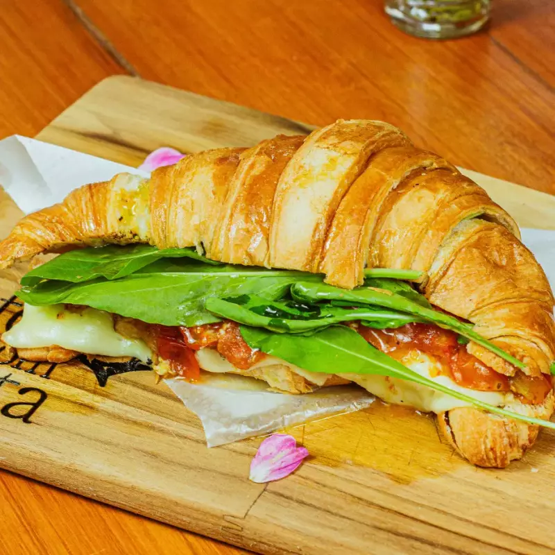 Croissant Caprese