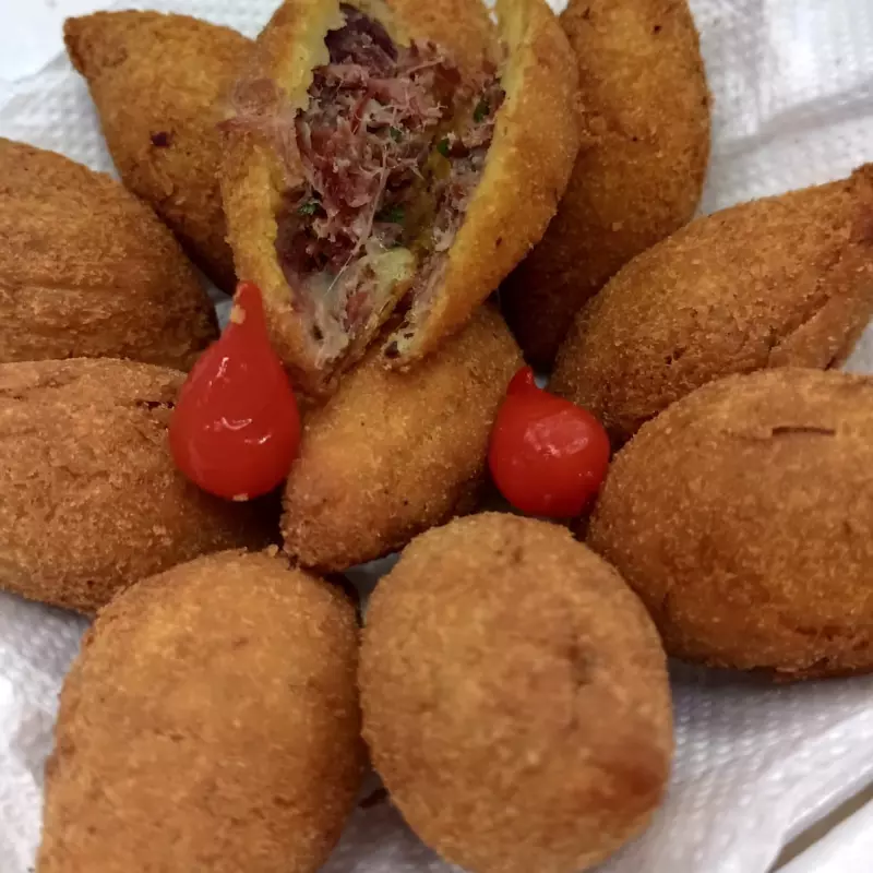 Bolinho de carne seca