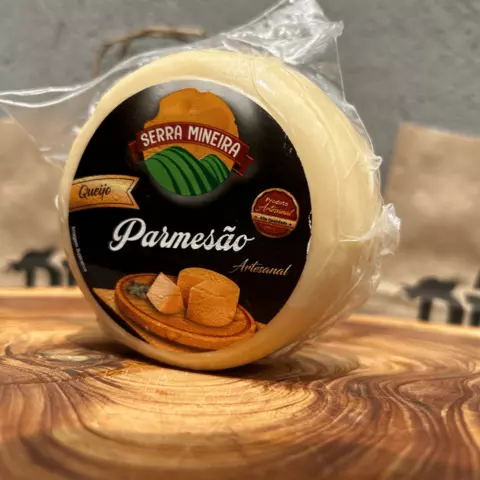 QUEIJO PARMESÃO ARTESANAL 500g
