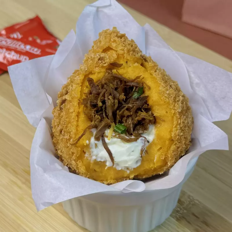 Coxinha de carne seca cream cheese