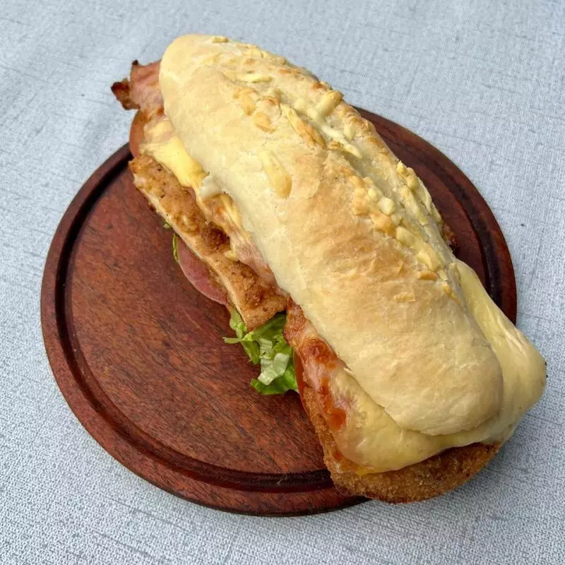Sanguche de mila de pollo
