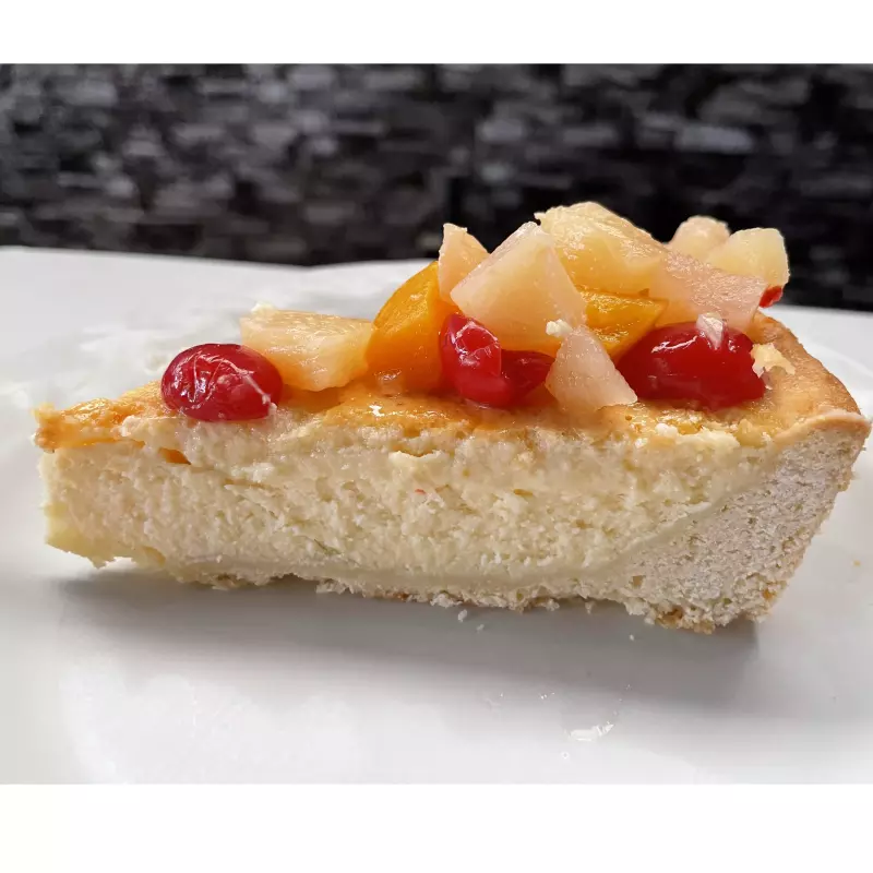 Pay de queso con fruta de temporada