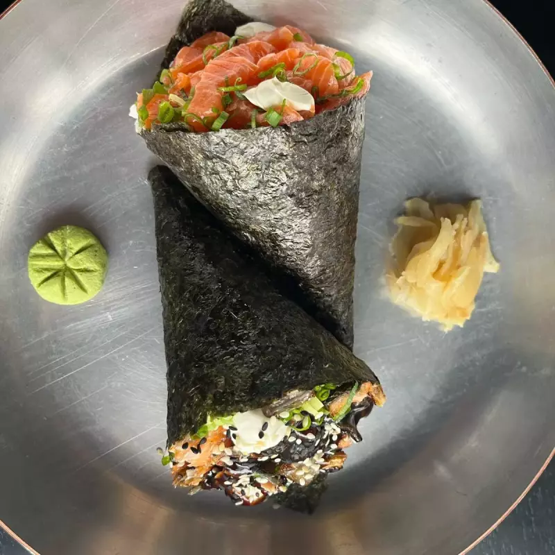 Dupla temaki salmão+ salmão skin+coc