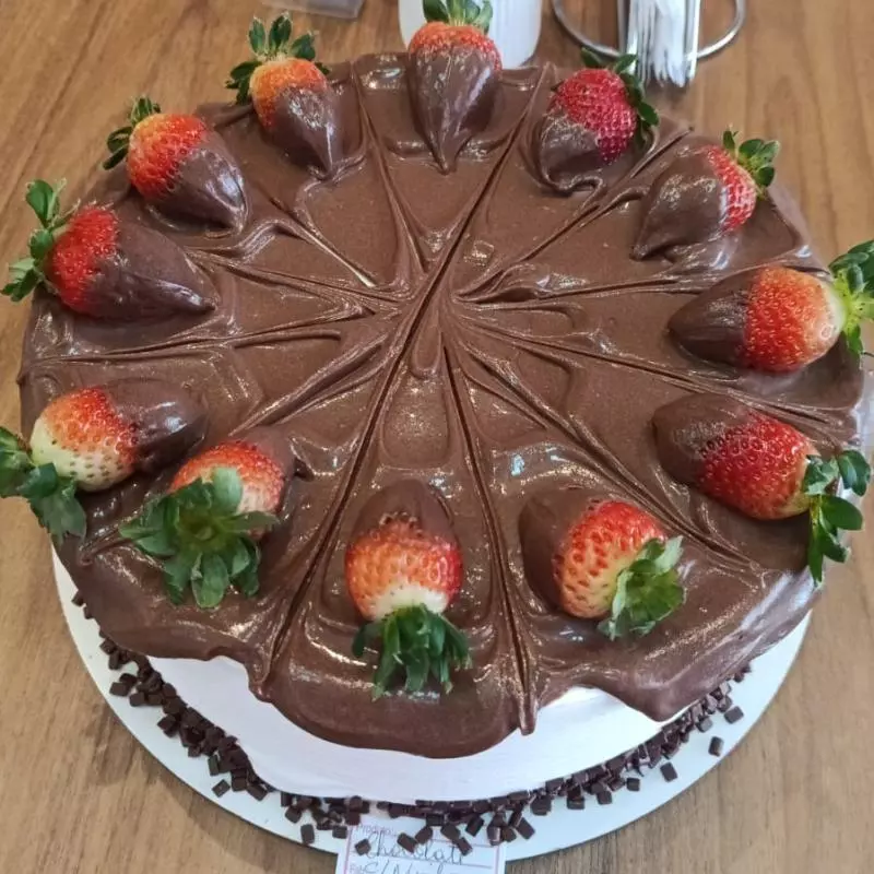 FATIA CHOCOLATE COM MORANGO
