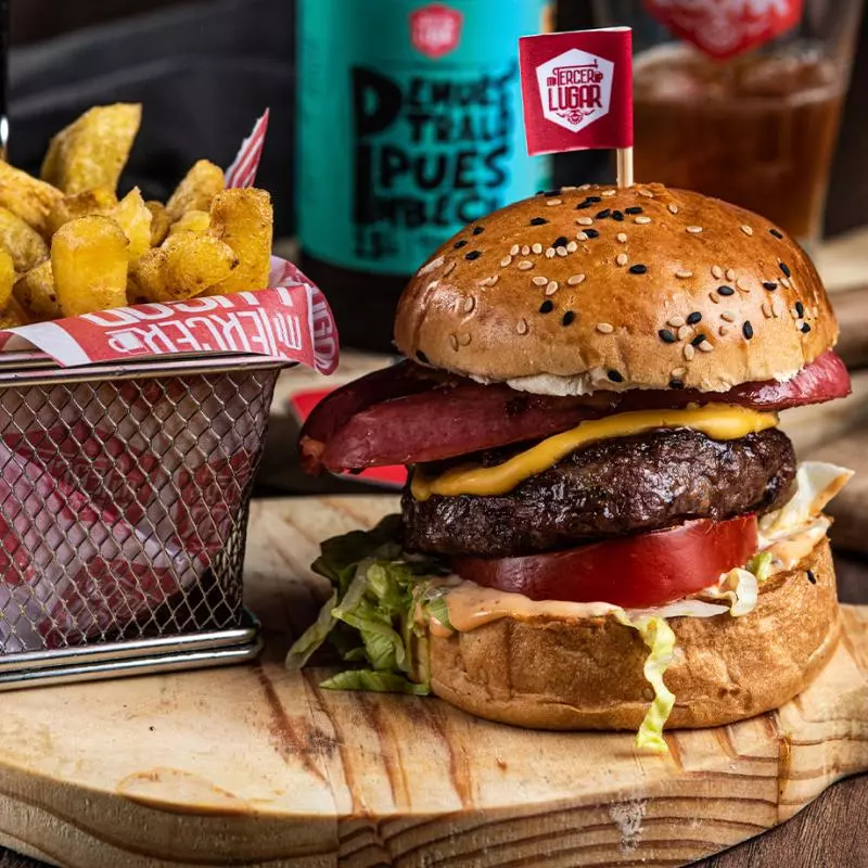 MAYOLO CHEESE BURGER