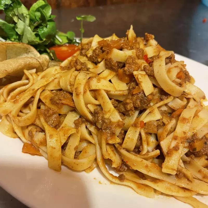 FETUCCINI A LA BOLOGNESA