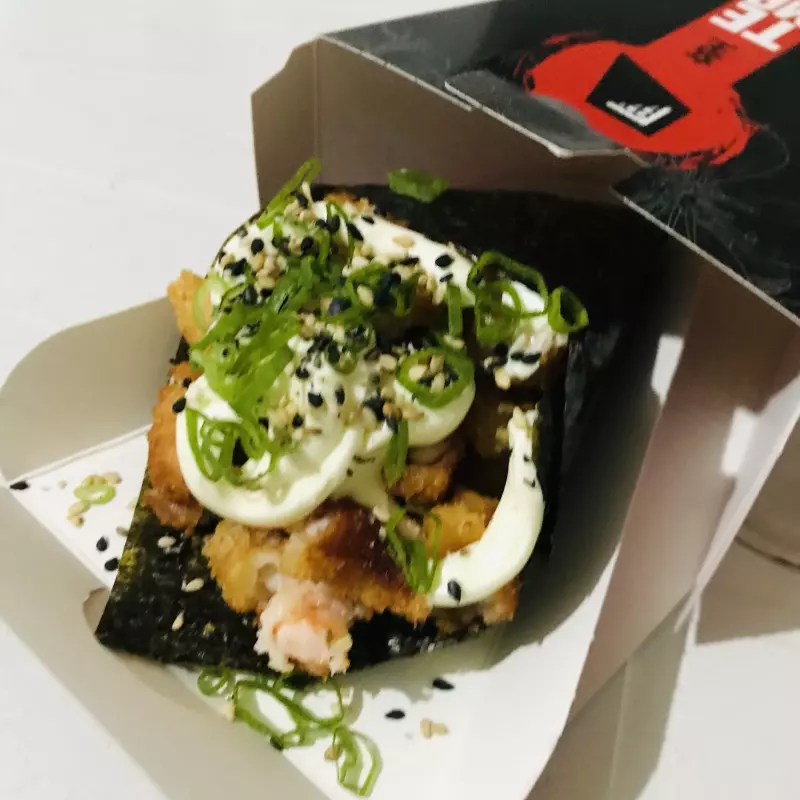 Temaki de camarão empanado
