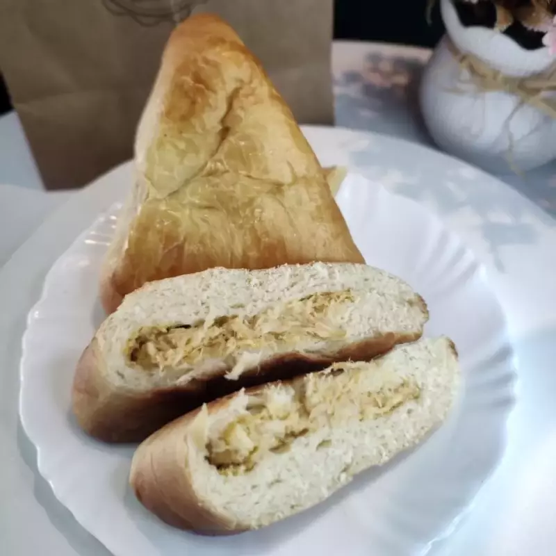 ESFIRRA DE FRANGO COM CATUPIRY