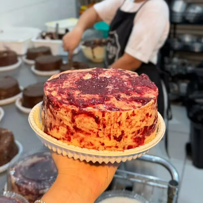 Vulcão ninho e frutas vermelhas 1kg