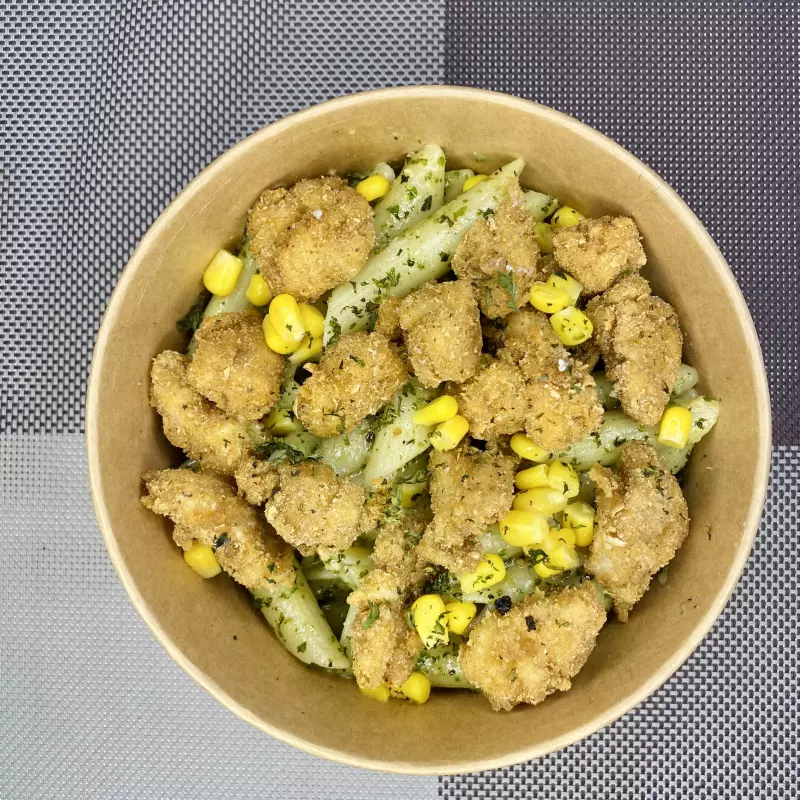 PASTA AL PESTO CON POLLO CROCANTE