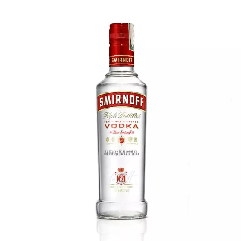 Vodka Smirnoff red botella