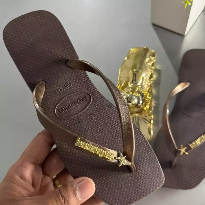 Fem estrela do mar marron