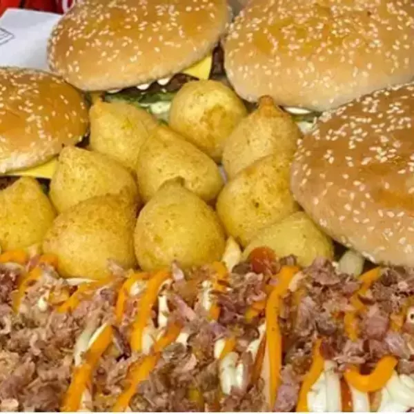 COMBO FAMÍLIA 4 LANCHES + COXINHA