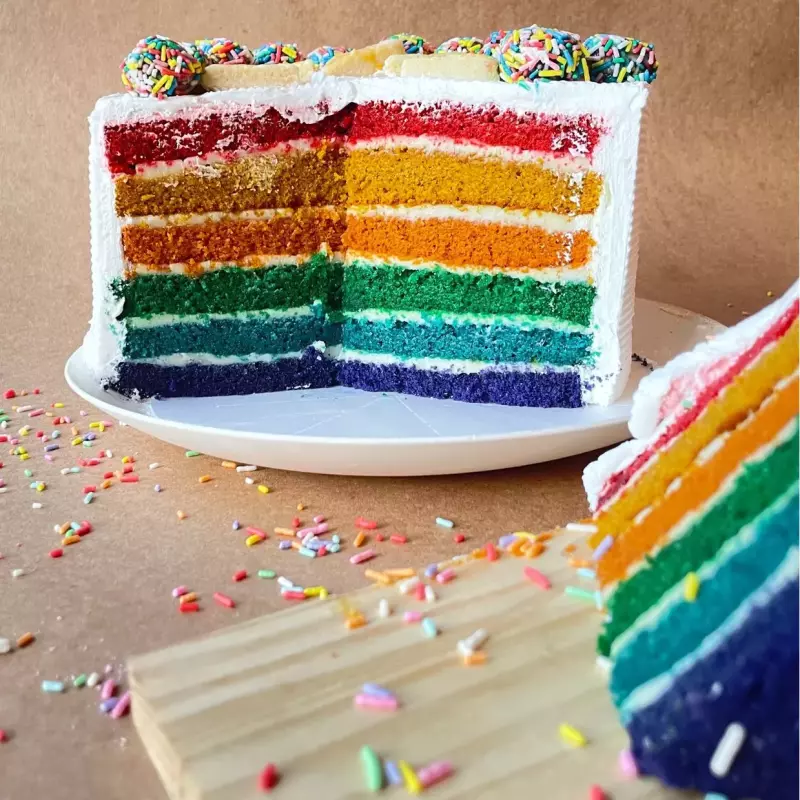 🌈TORTA ARCO-IRIS🌈(fatia)