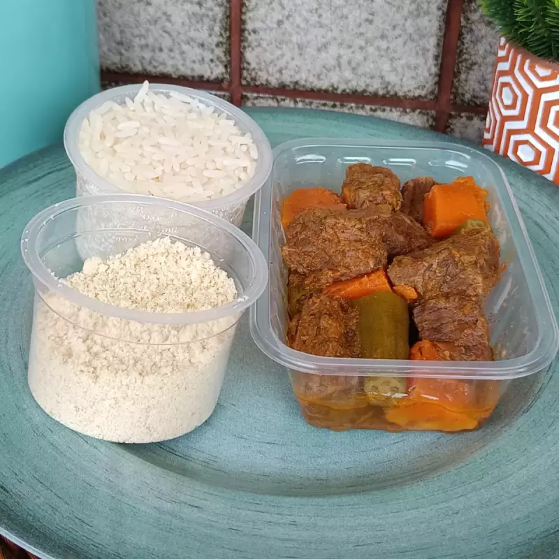 Carne com abóbora e quiabo