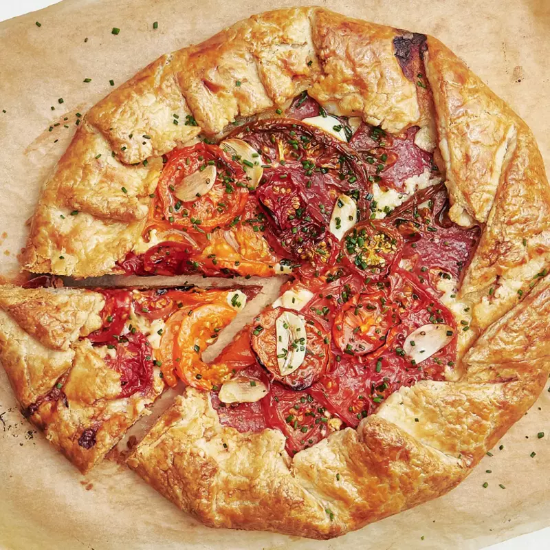 Galette de ricotta, tomate y hierbas