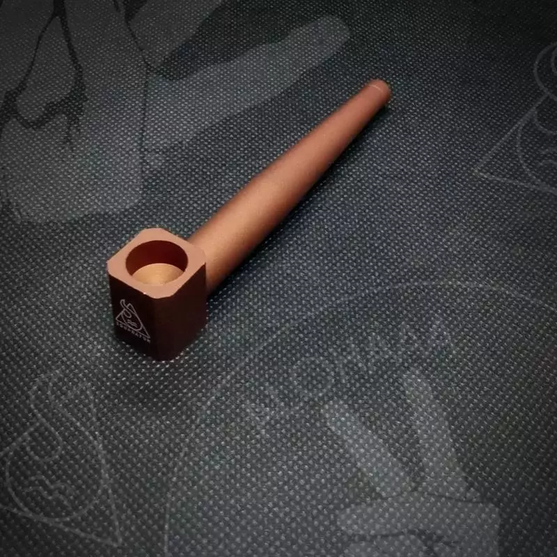 Pipe de Metal Squadafum 𝗖𝗹𝗮𝘀𝘀𝗶𝗰