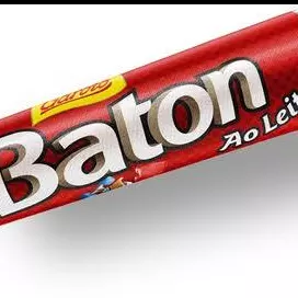 Baton Garoto ao leite