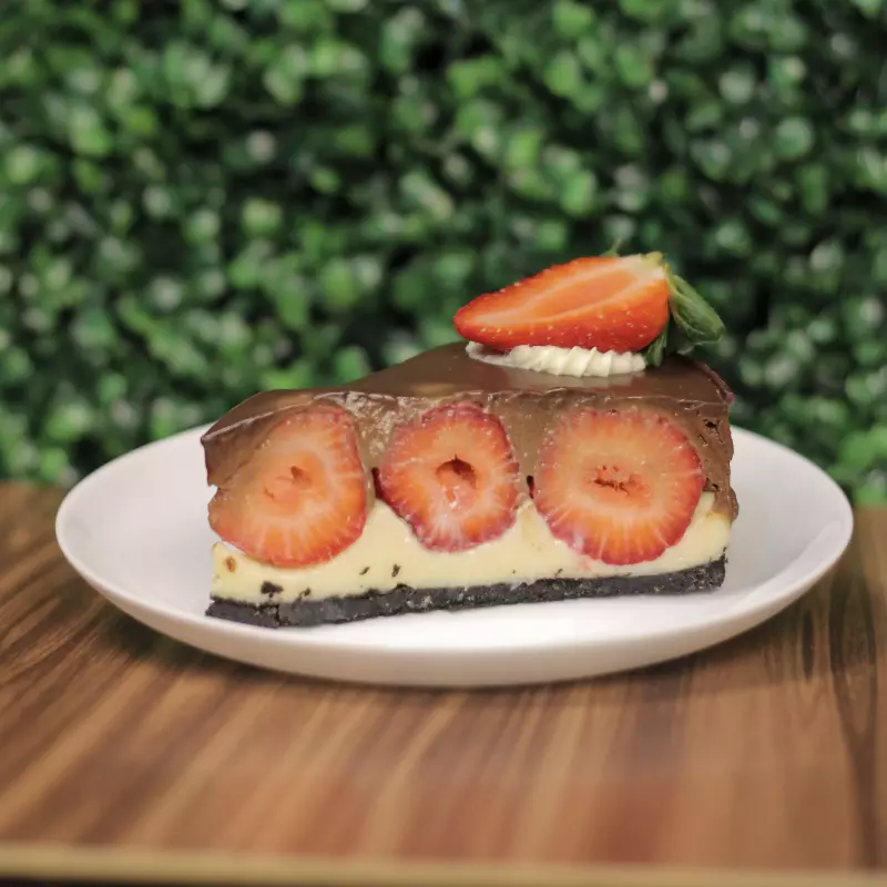 Fatia de Torta Bombom de Morango