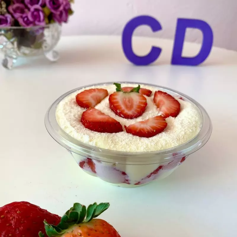 Tortinha de ninho com morangos