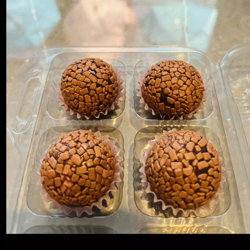 4 brigadeiros