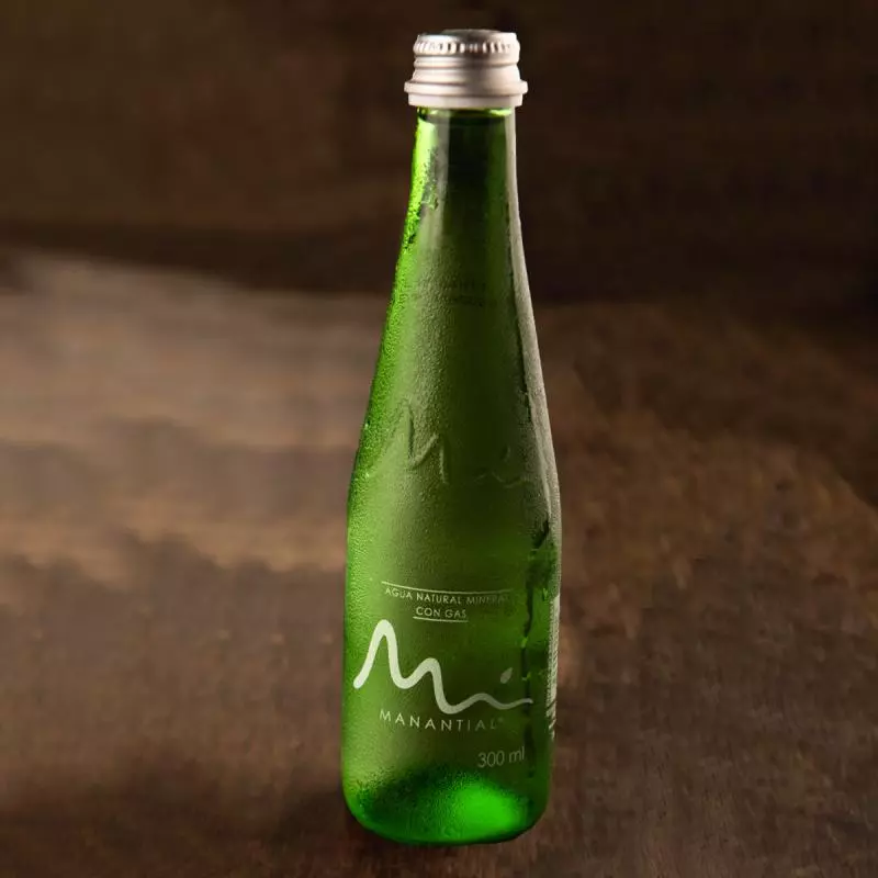Agua Manantial Con Gas