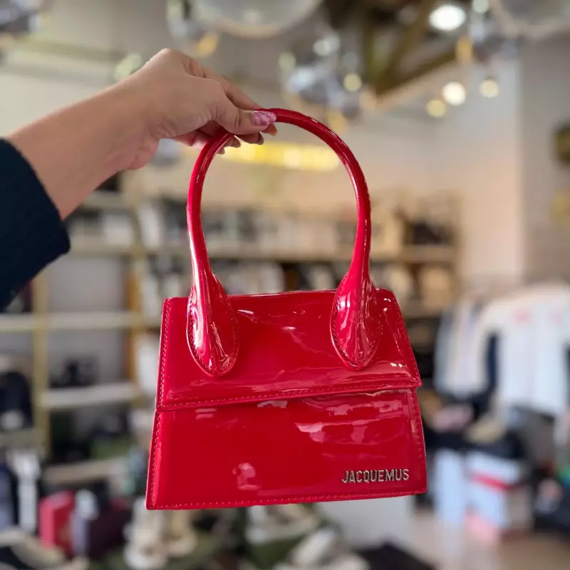 JACQUEMUS BIG RED