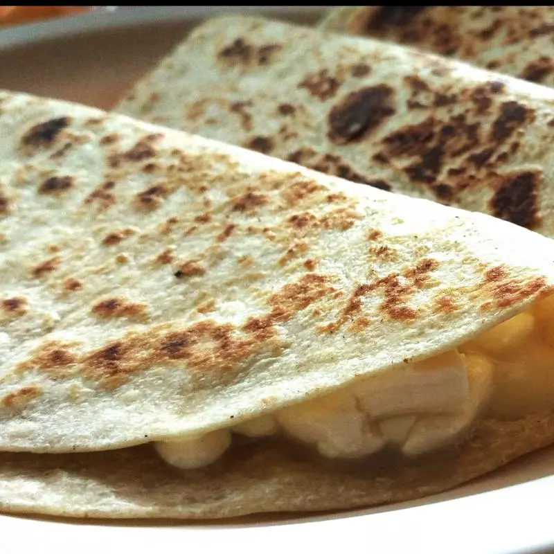 Quesadilla con Guiso