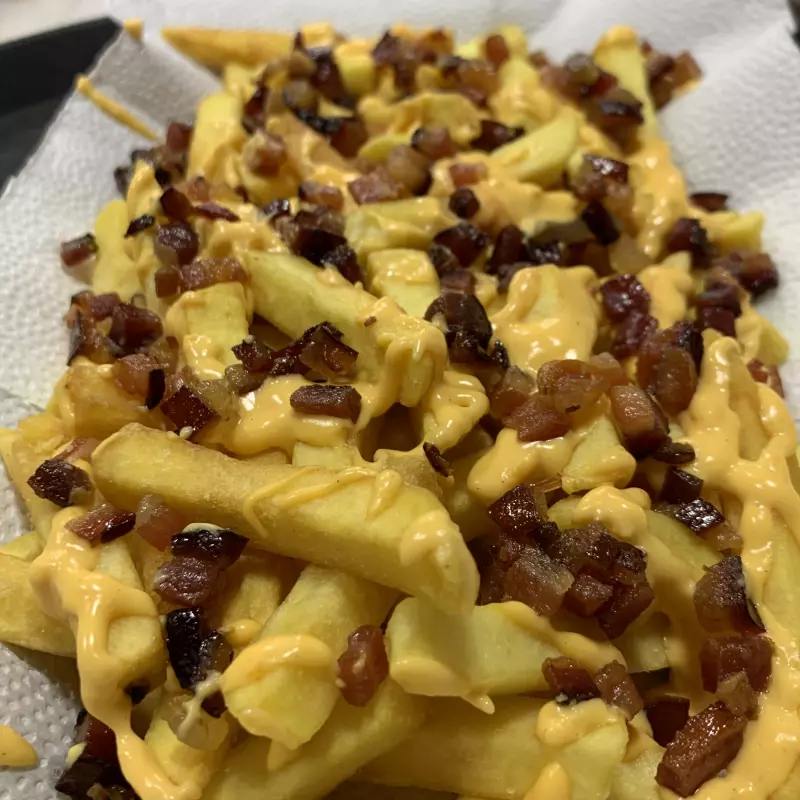 BATATA CHEDDAR E BACON