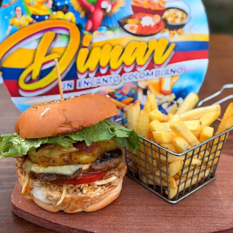 Hamburguesa Hawaiana + Papas Fritas