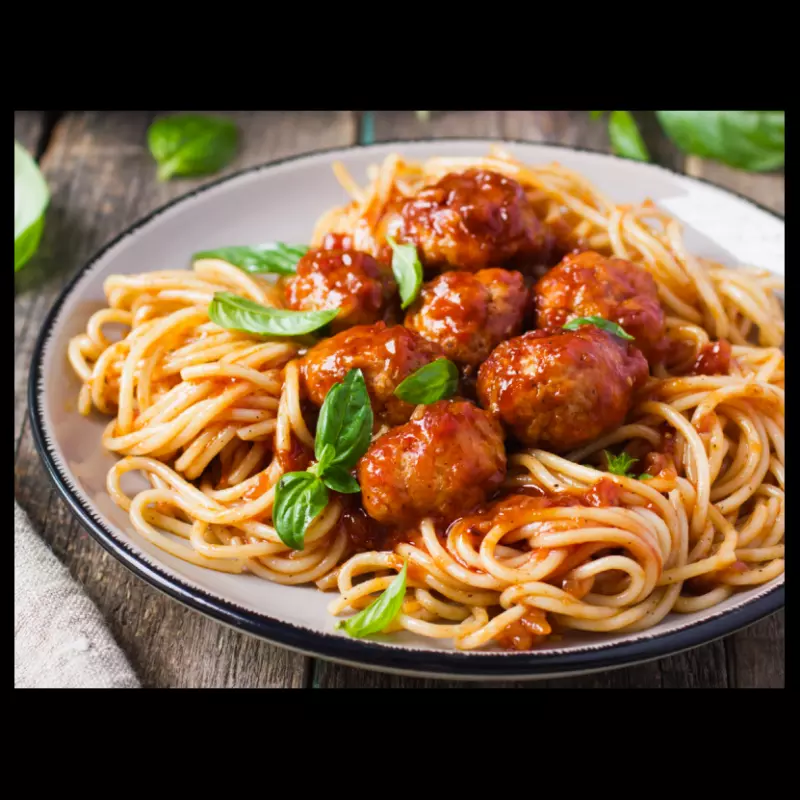 Macarrão com Almondegas P